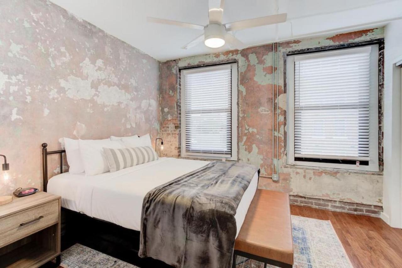 Historic Apartment In Prime Location Мемфис Екстериор снимка