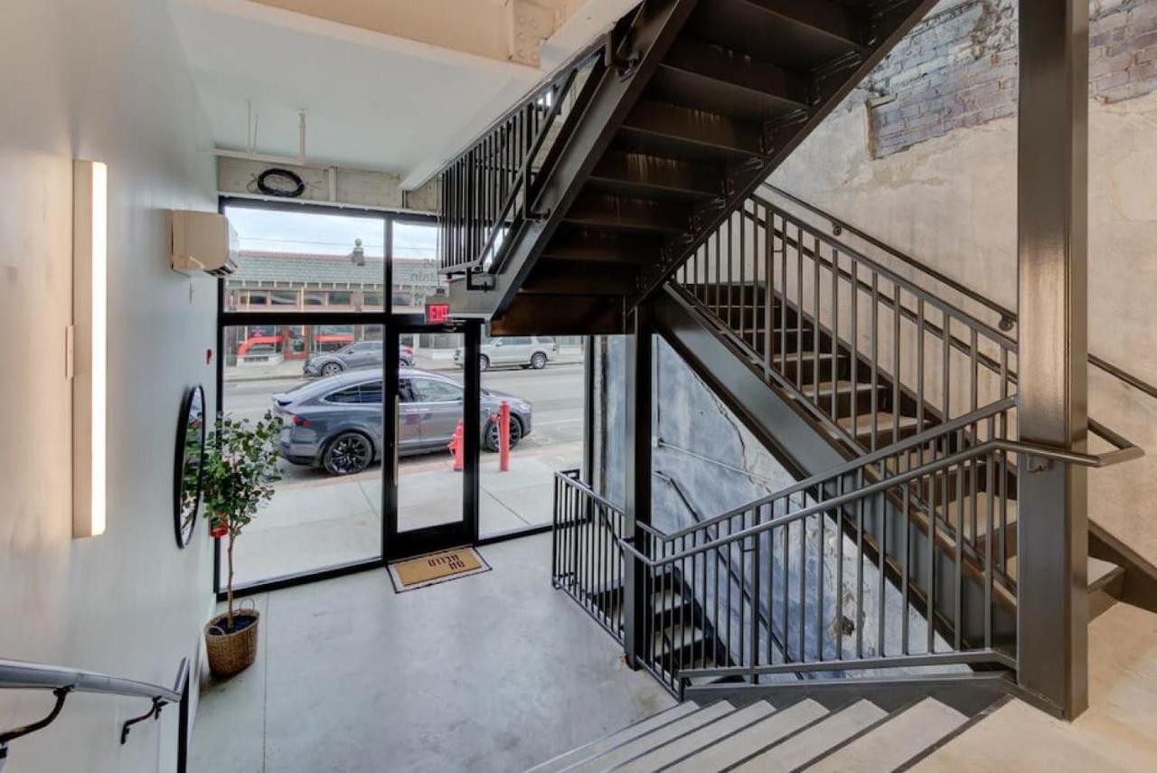 Historic Apartment In Prime Location Мемфис Екстериор снимка